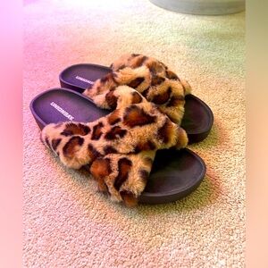 Leopard Slides